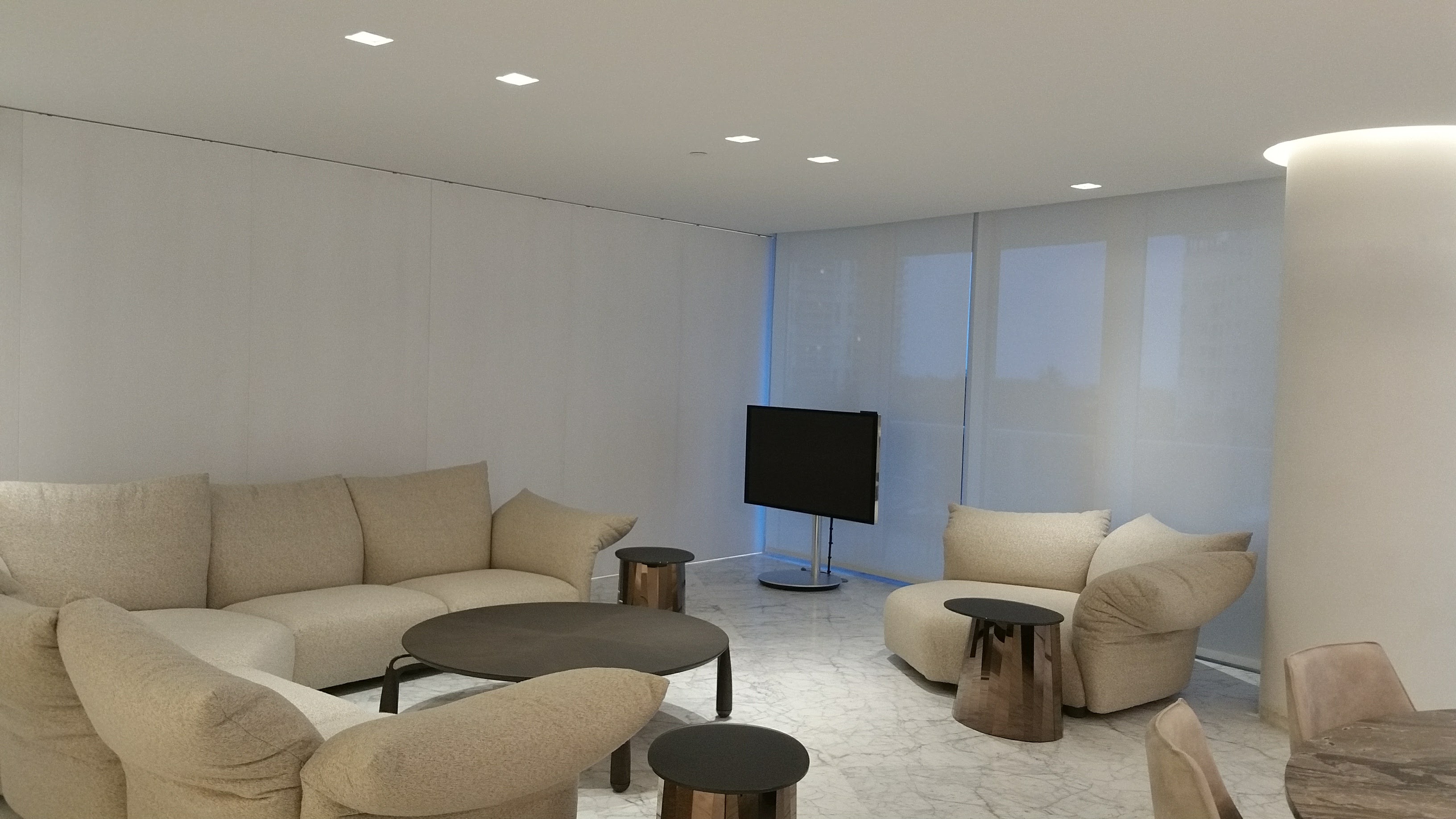 This is an alternative image description. It will generate auto caption.